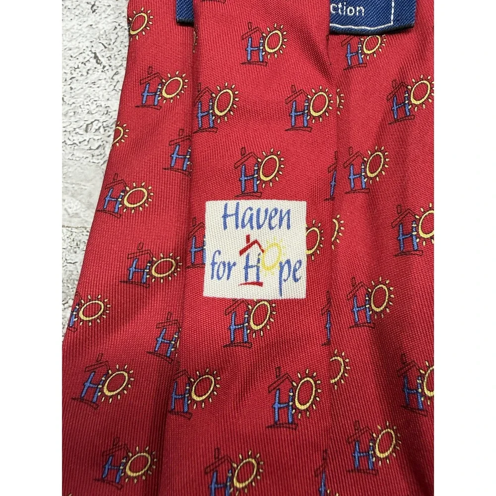 Vineyard Vines Tie Mens One Size Red 100% Silk Pointed Geometric Haven For Hope